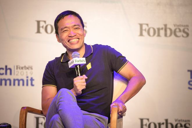 CEO Lê Hồng Minh thuyết trình tại Forbes